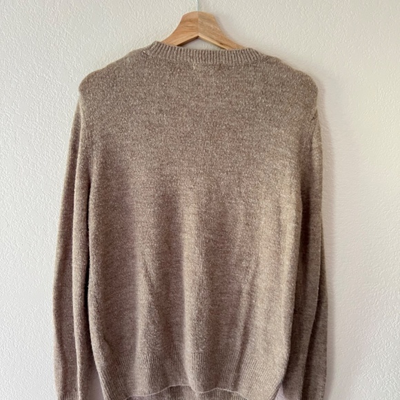 *LAST CHANCE* Women’s H&M Crew-Neck Ribbed-Knit Sweater, light brown - Picture 2 of 4